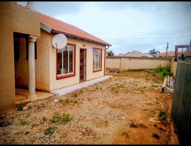 2 BEDROOM PROPERTY TO RENT IN PROTEA GLEN
